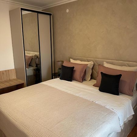 חוואר Apartments Ivusic מראה חיצוני תמונה