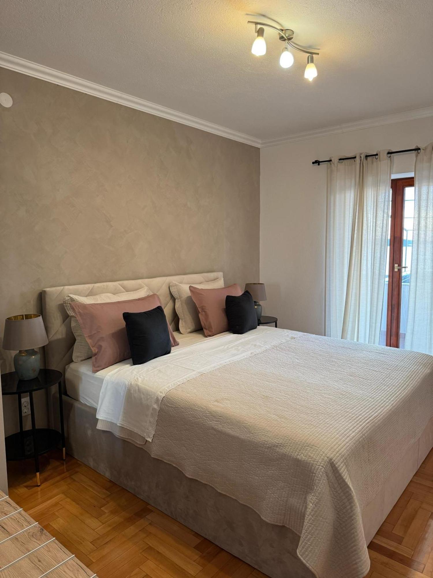 חוואר Apartments Ivusic מראה חיצוני תמונה