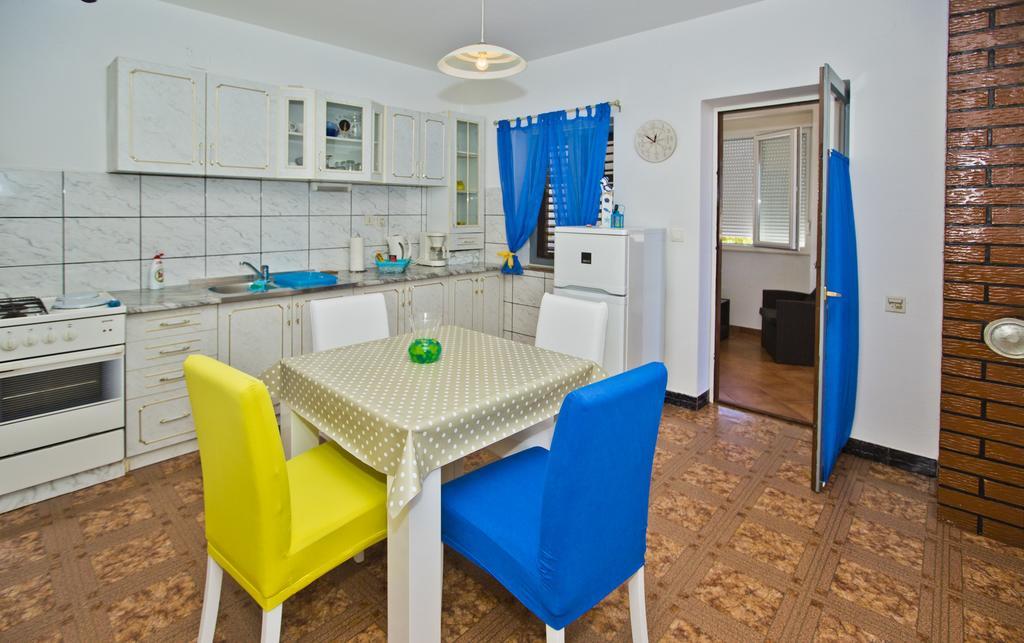 חוואר Apartments Ivusic מראה חיצוני תמונה