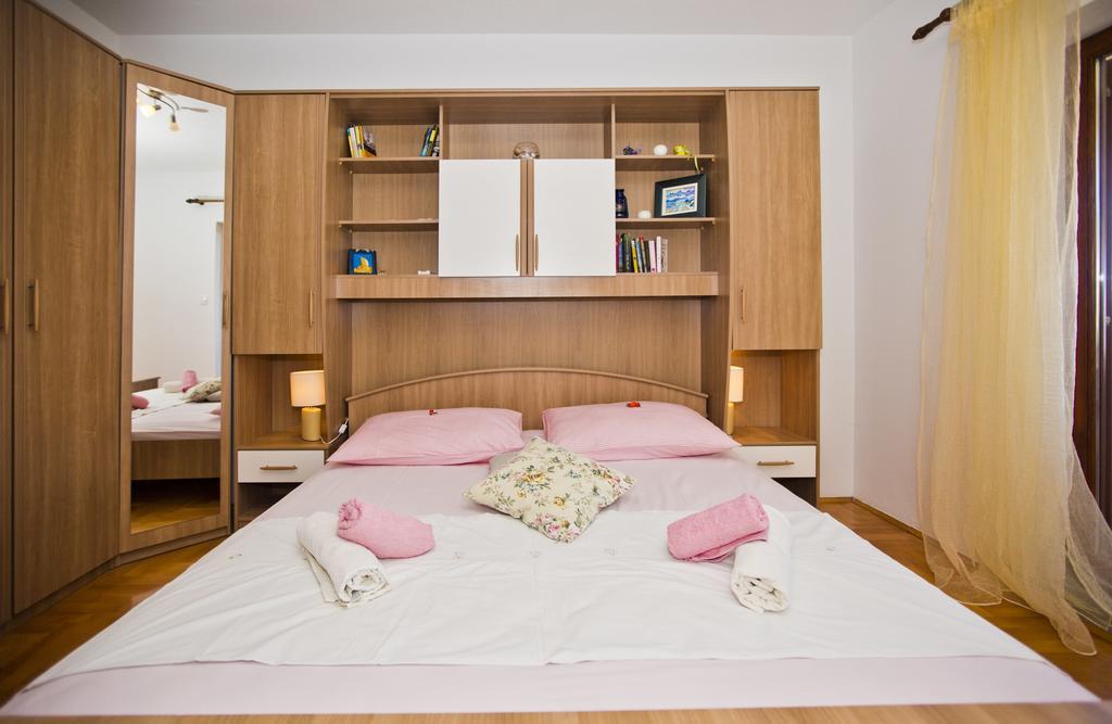 חוואר Apartments Ivusic מראה חיצוני תמונה