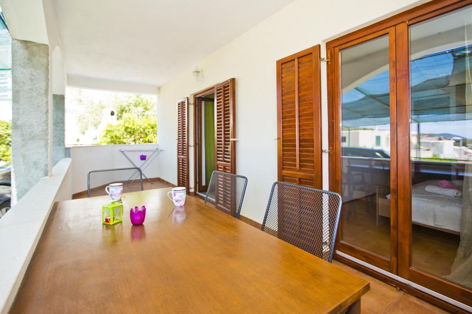 חוואר Apartments Ivusic מראה חיצוני תמונה