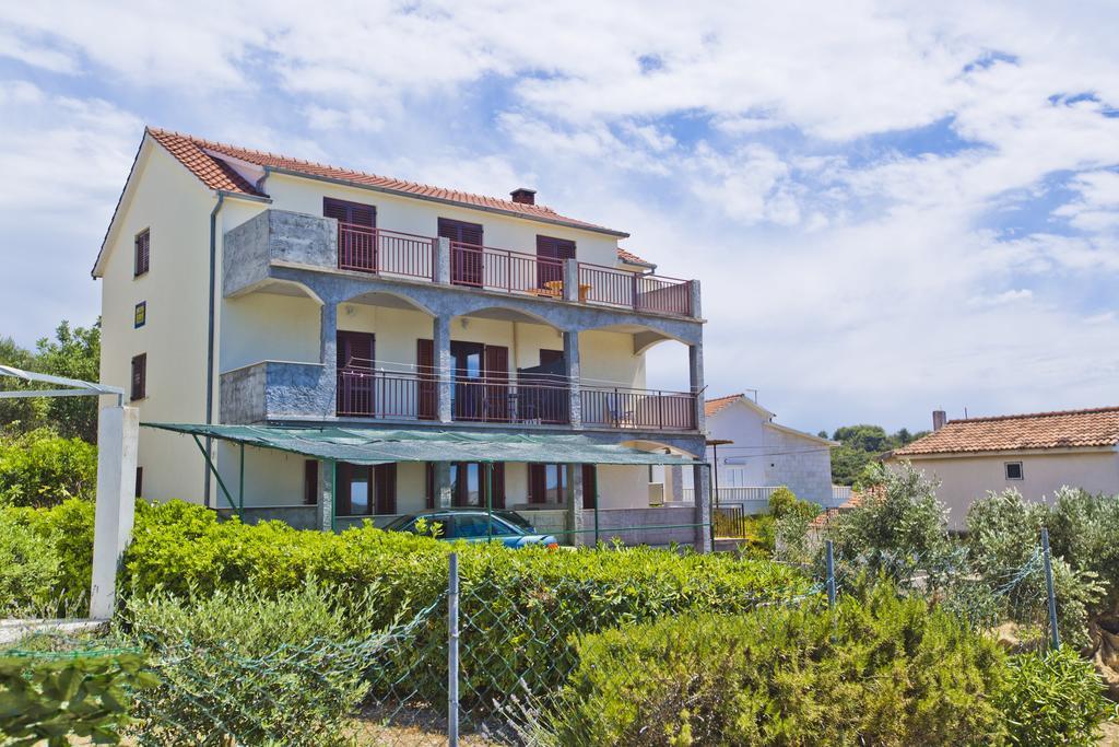 חוואר Apartments Ivusic מראה חיצוני תמונה
