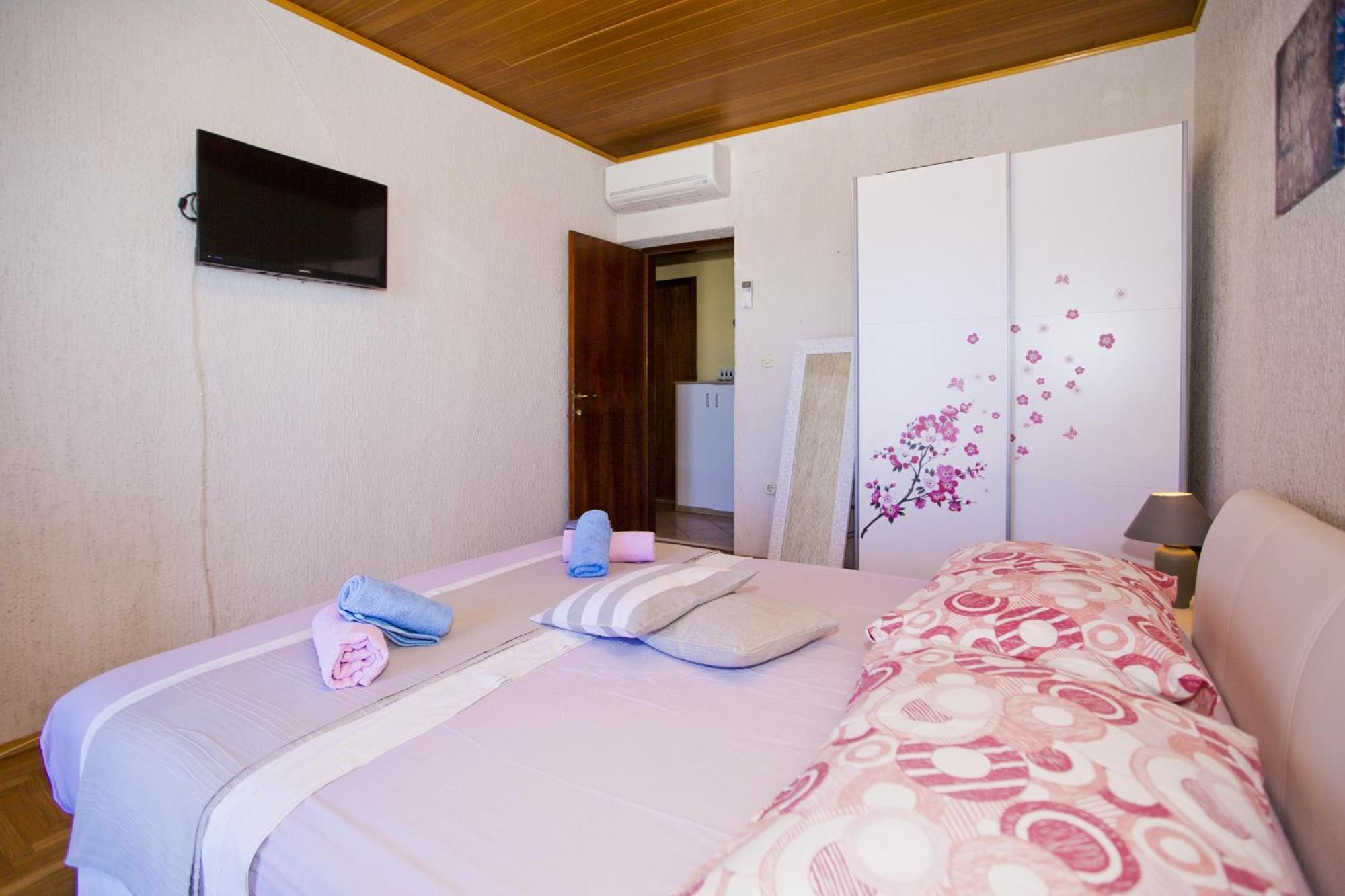 חוואר Apartments Ivusic מראה חיצוני תמונה