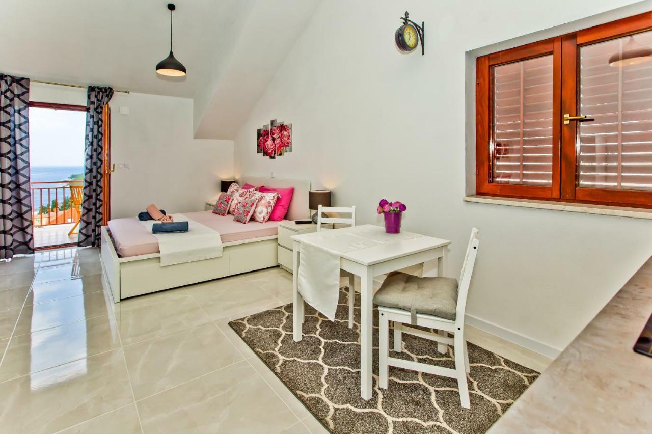 חוואר Apartments Ivusic מראה חיצוני תמונה